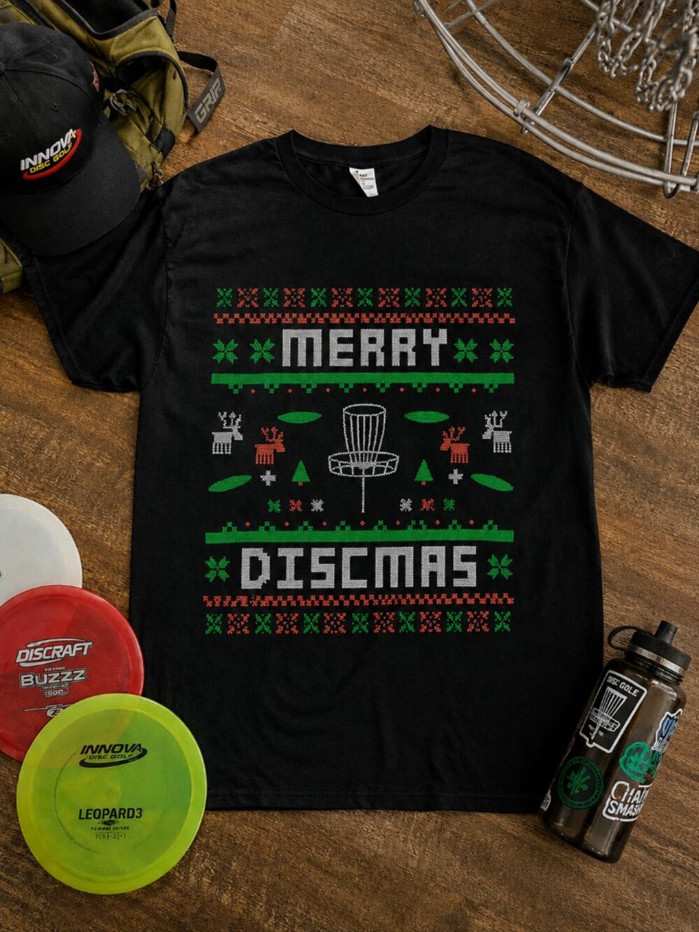 Funny Disc Golf Christmas T-Shirt (Men’s Large) – “Merry Discmas”